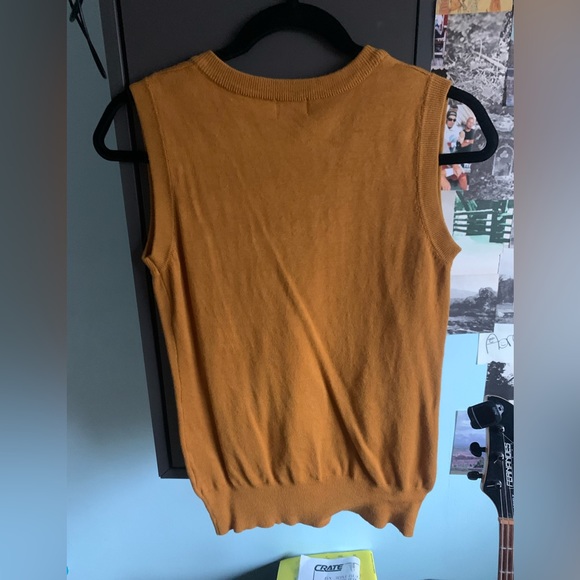 Vest - Picture 2 of 2